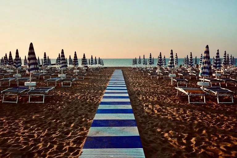 Aparthotelharvey Lido di Jesolo Hotel